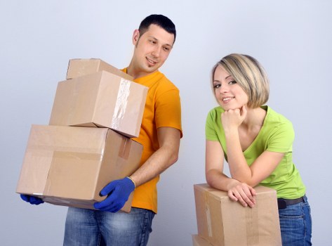 Moving boxes and furniture near Crystal Palace properties