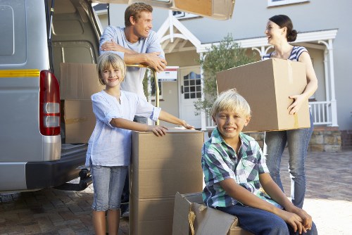 Local moving van near Crystal Palace with access planning for flats